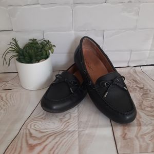 VIONIC  Black Virginia leather loafer/moccasins womens size 7